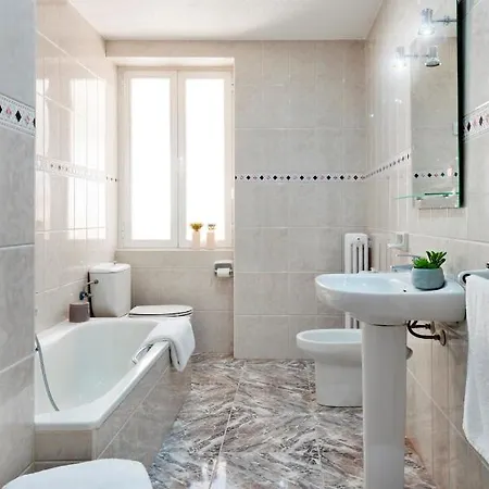 Apartamento Genteel ático Gran Capitán *